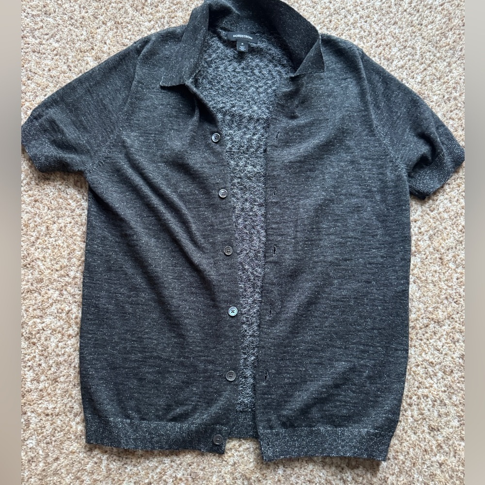 Nordstrom Women Gray Tight Knit Sweater/Shirt Size Med Button Down Short Sleeve